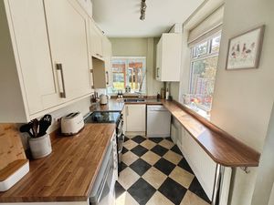 Kitchen- click for photo gallery